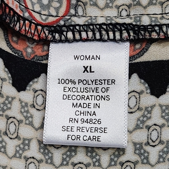 Geometric Patterned Blouse - Picture 7 of 11